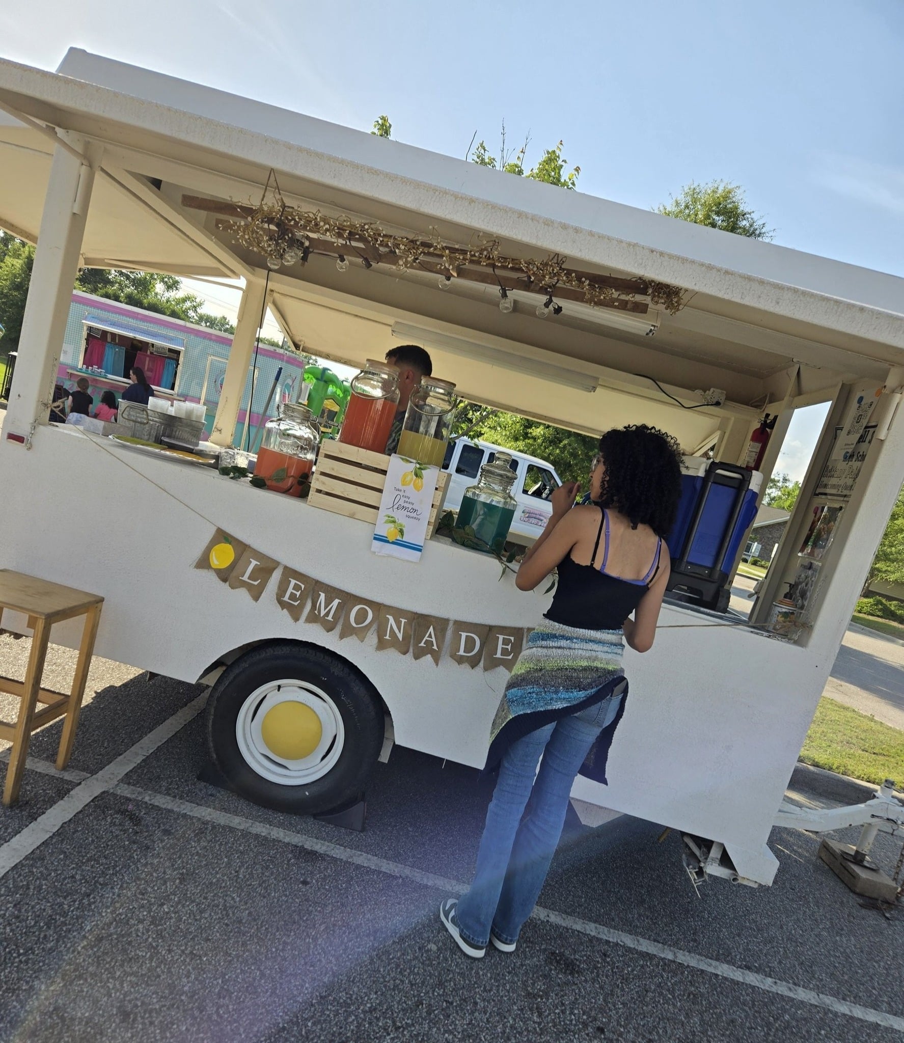 Easy Peasy Lemon Squeezy Lemonade Stand